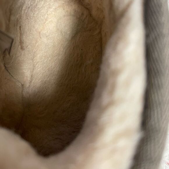 BEARPAW
WOMENS RETRO SHORTY LEATHER SUEDE TAUPE PLATFORM FUR BOOT SZ10 - Picture 13 of 16